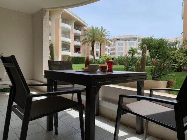 Location Port Frejus, Bord De Mer Exterior foto
